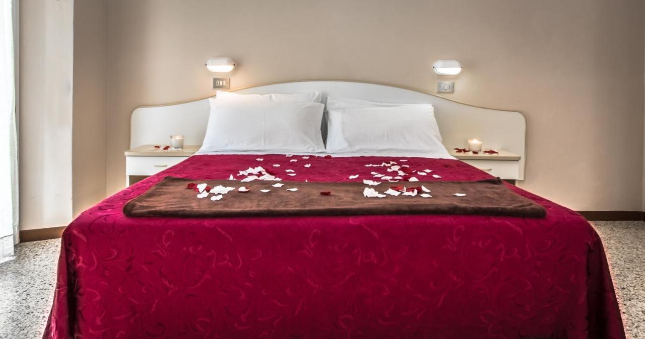 Hotel London Cattolica Buitenkant foto
