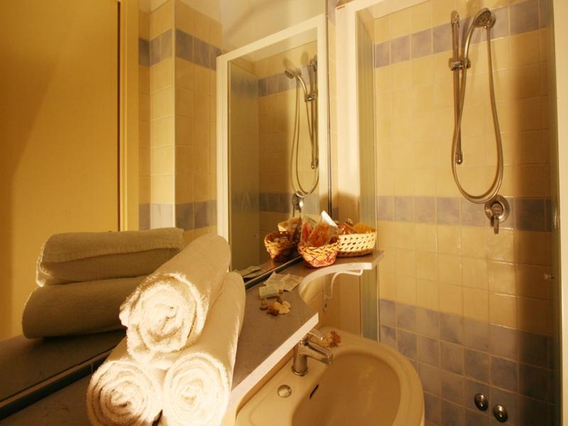 Hotel London Cattolica Buitenkant foto