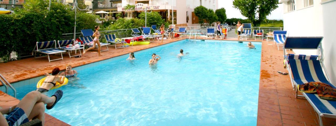 Hotel London Cattolica Buitenkant foto