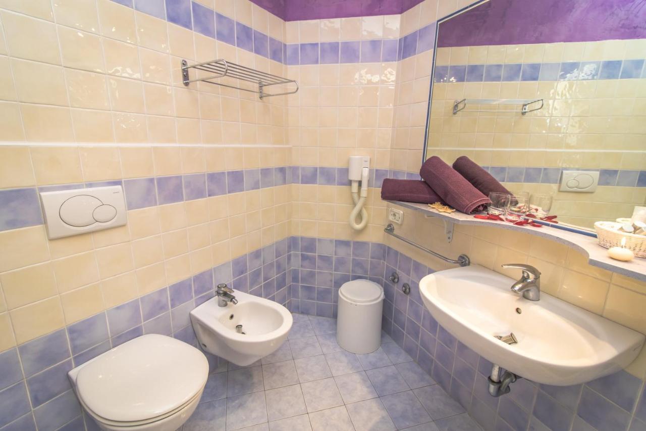 Hotel London Cattolica Buitenkant foto