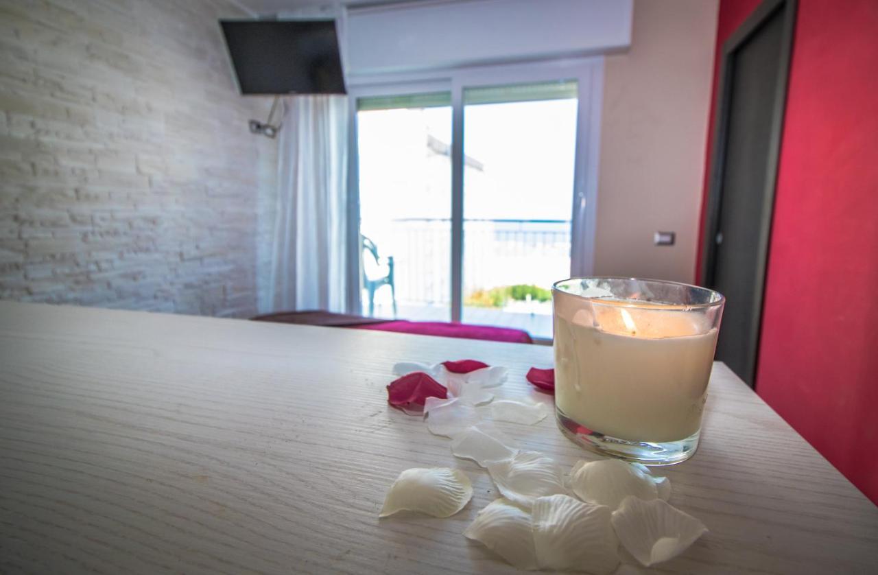 Hotel London Cattolica Buitenkant foto
