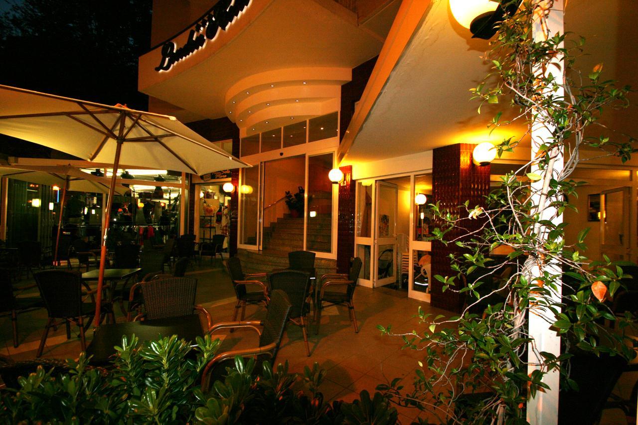 Hotel London Cattolica Buitenkant foto