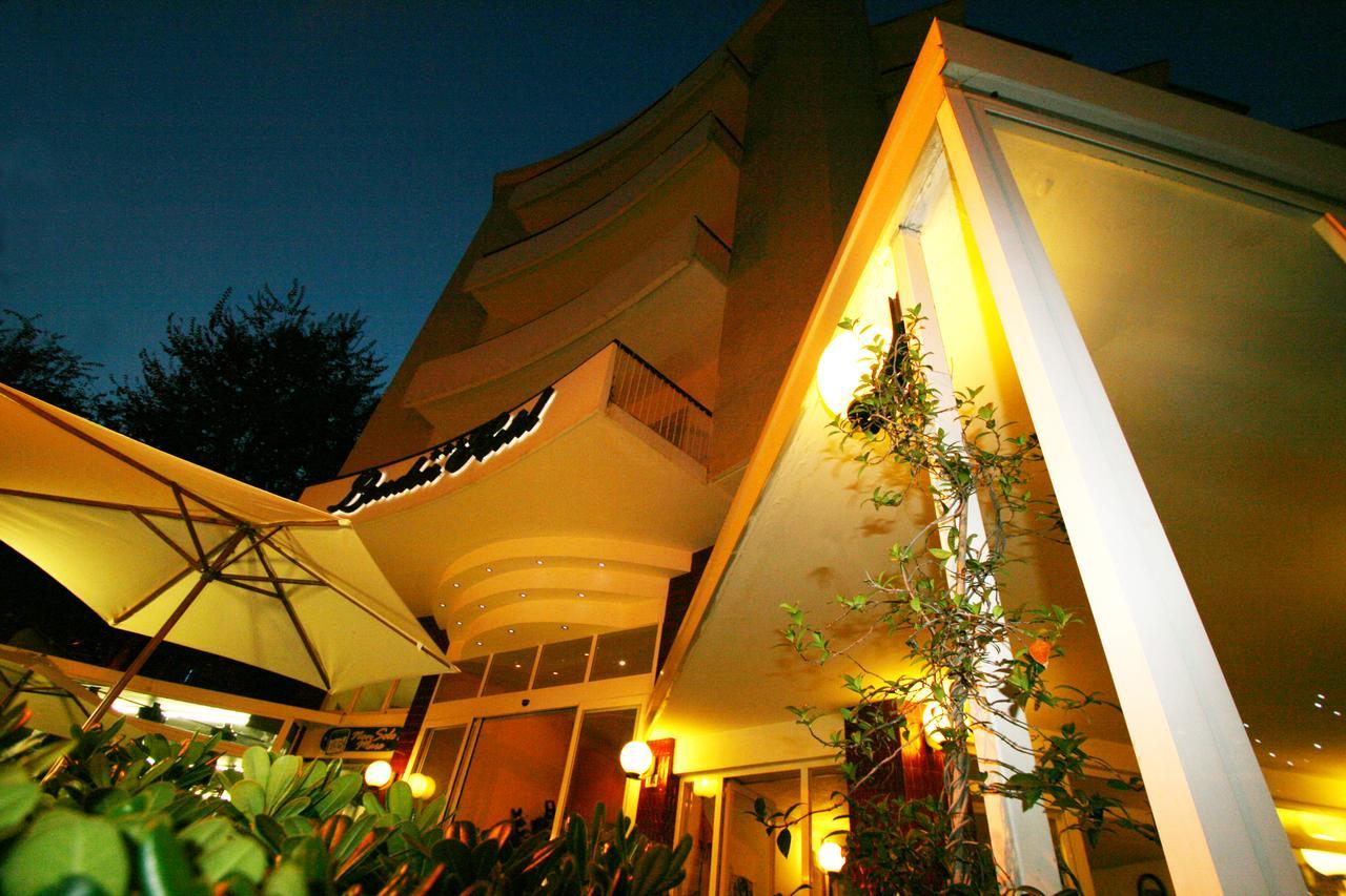 Hotel London Cattolica Buitenkant foto